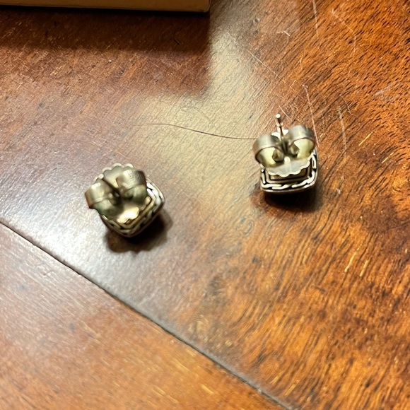 John Hardy Sterling and 18K Gold Stud Earrings. 3/8 Inches Square. - Picture 4 of 9